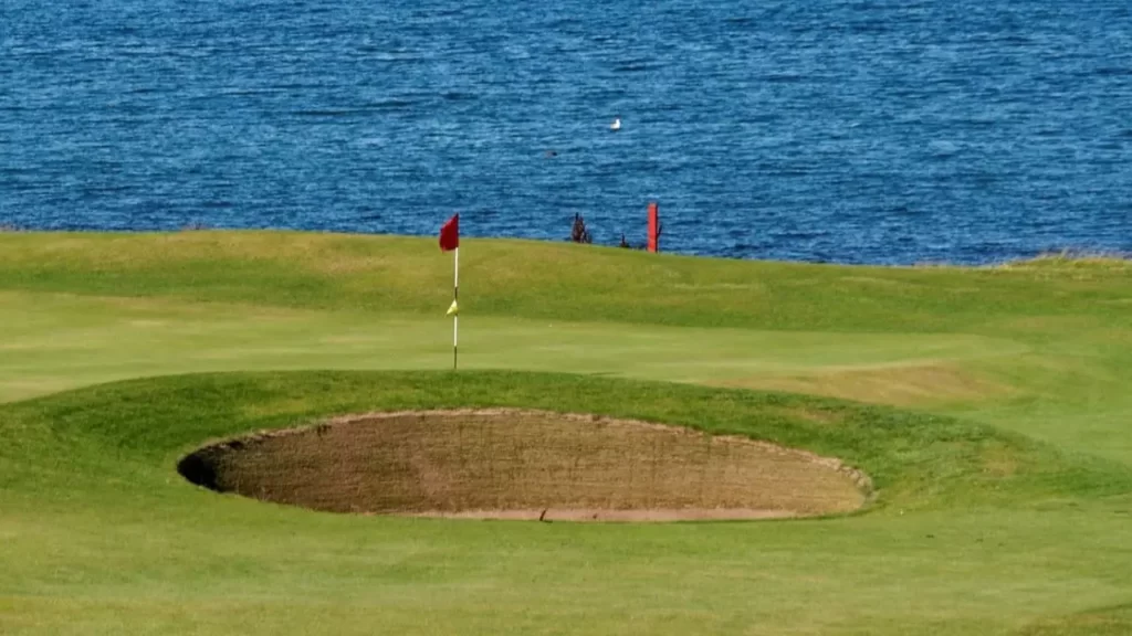 Golf course links course near ocean view
